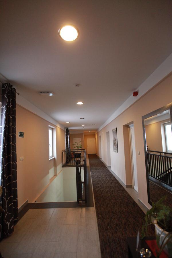 Hotel Petrijevci Bizovac Esterno foto