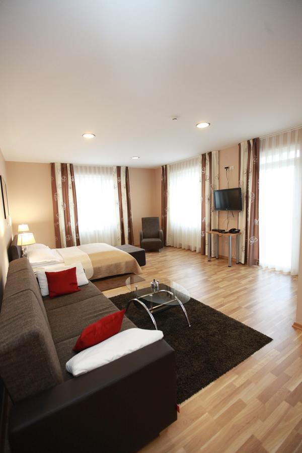 Hotel Petrijevci Bizovac Esterno foto
